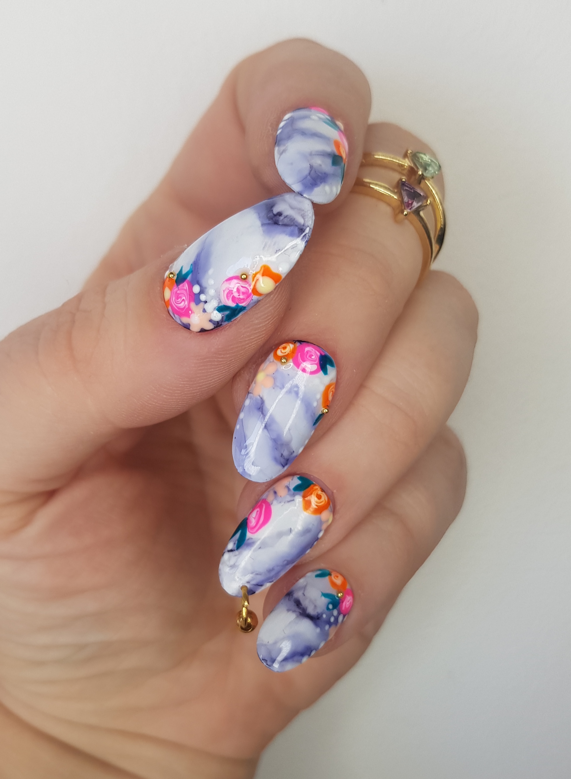 "may Flowers" Spring nails trends and tutorial - DVAMag